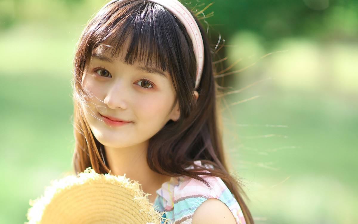 EconFan夏季限定:这届年轻人为何如此“精分”?|来点财经范儿