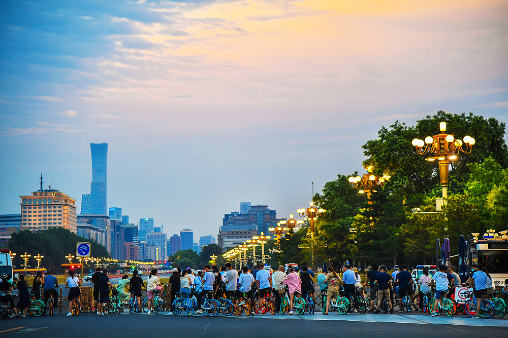 许家印的香港恒大中心更名为马云的关联公司，挂牌90亿元出售