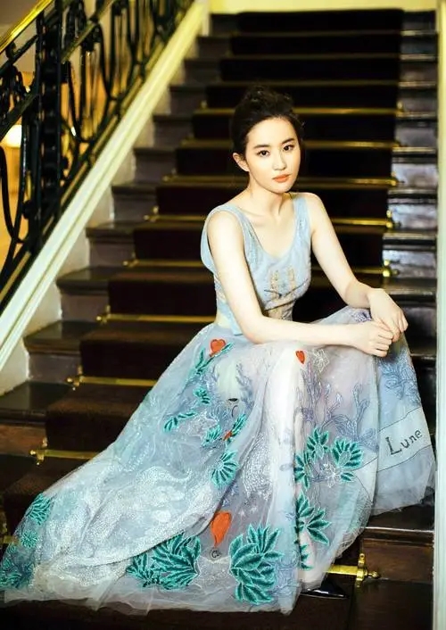 刘璇:我36岁时嫁给了一个“可怜的家伙”,我丈夫的真实身份暴露了