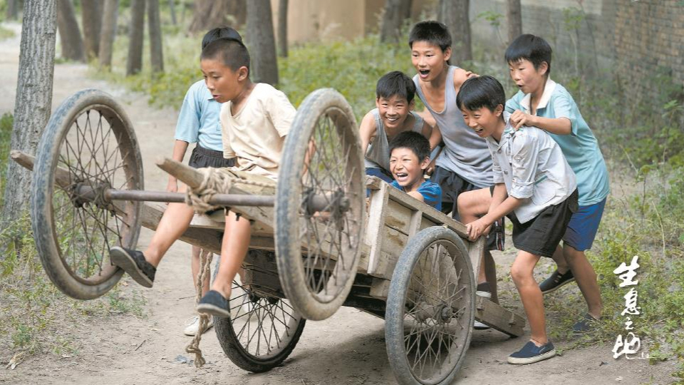 庆奶美貌翻车,参加活动满脸油光,难扛高清镜头,状态尽显疲惫