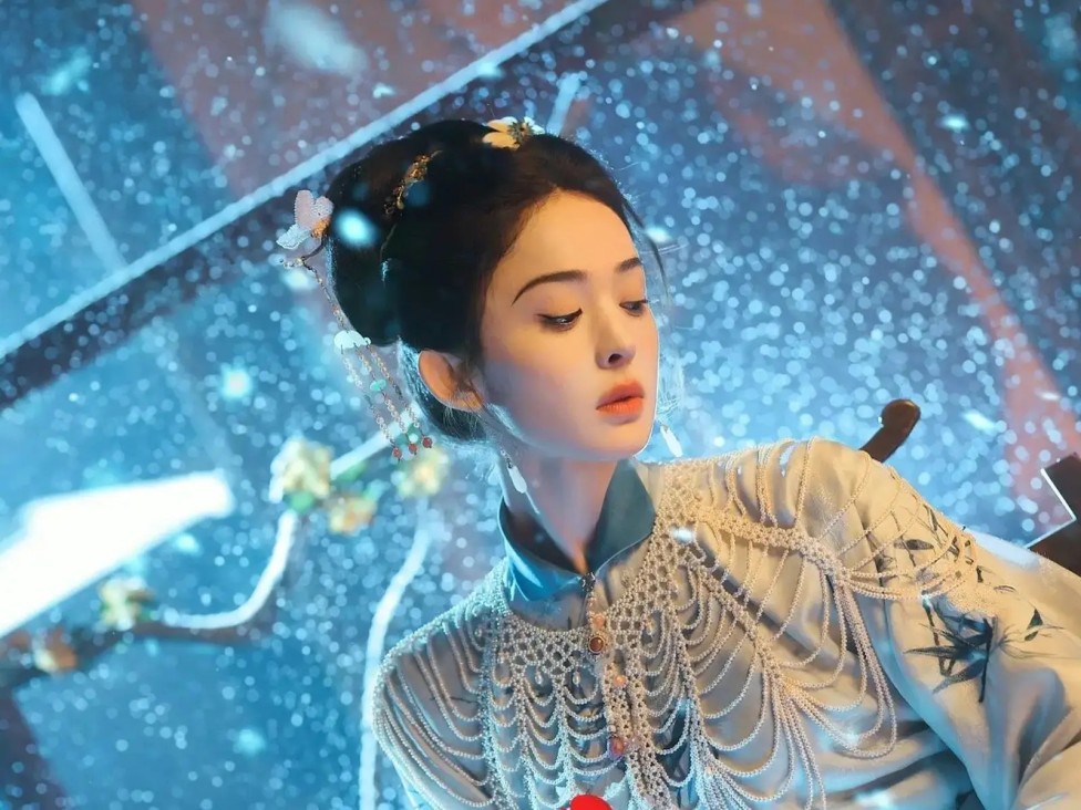 和AI谈恋爱有什么风险？当亲密关系被算法重构，我们该如何自处？