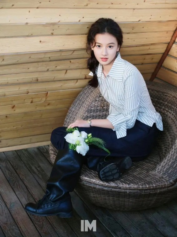 TVB前花旦自认恋爱脑！被男友背叛公园哭了一整晚！爆拍戏不快一幕！