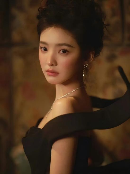 贾跃亭“造人”上热搜，机器人1.7万开卖，已拿下1211台订单